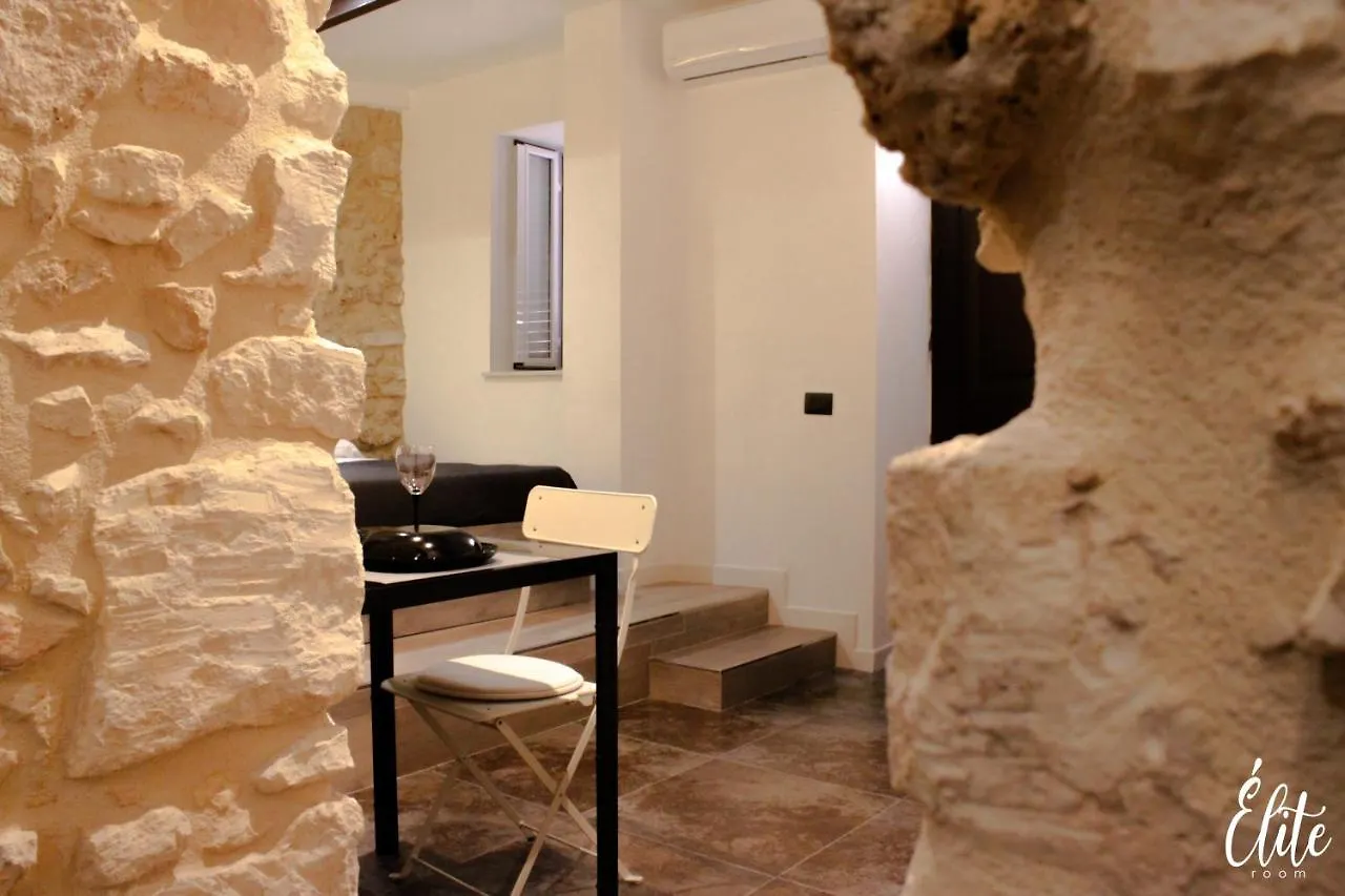 Elite Room Noto Apartment