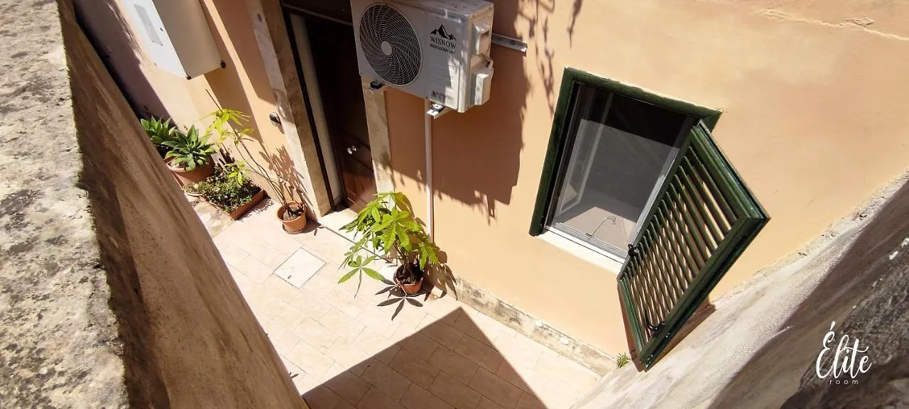 Elite Room Noto 0*,  Italy