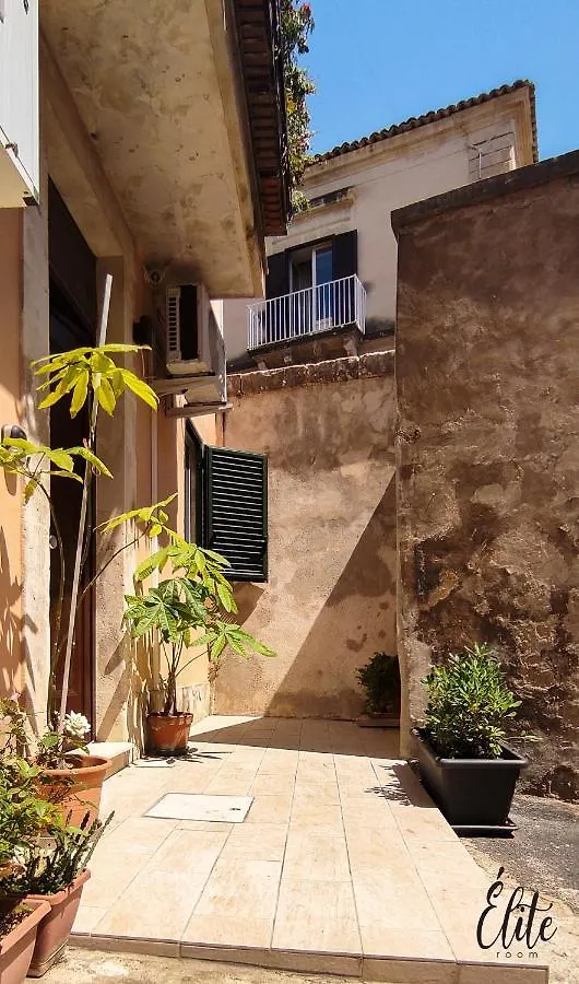 Elite Room Noto Apartment